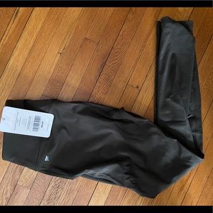 Green Fabletics Leggings